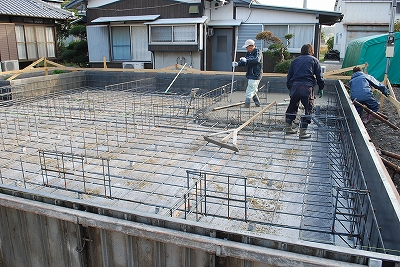 新築の基礎工事