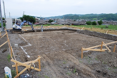 新築：基礎工事