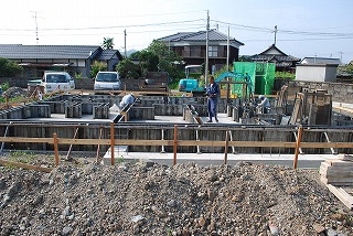 新築の基礎工事