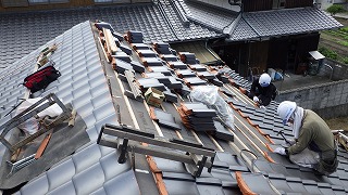 屋根瓦の葺替え工事